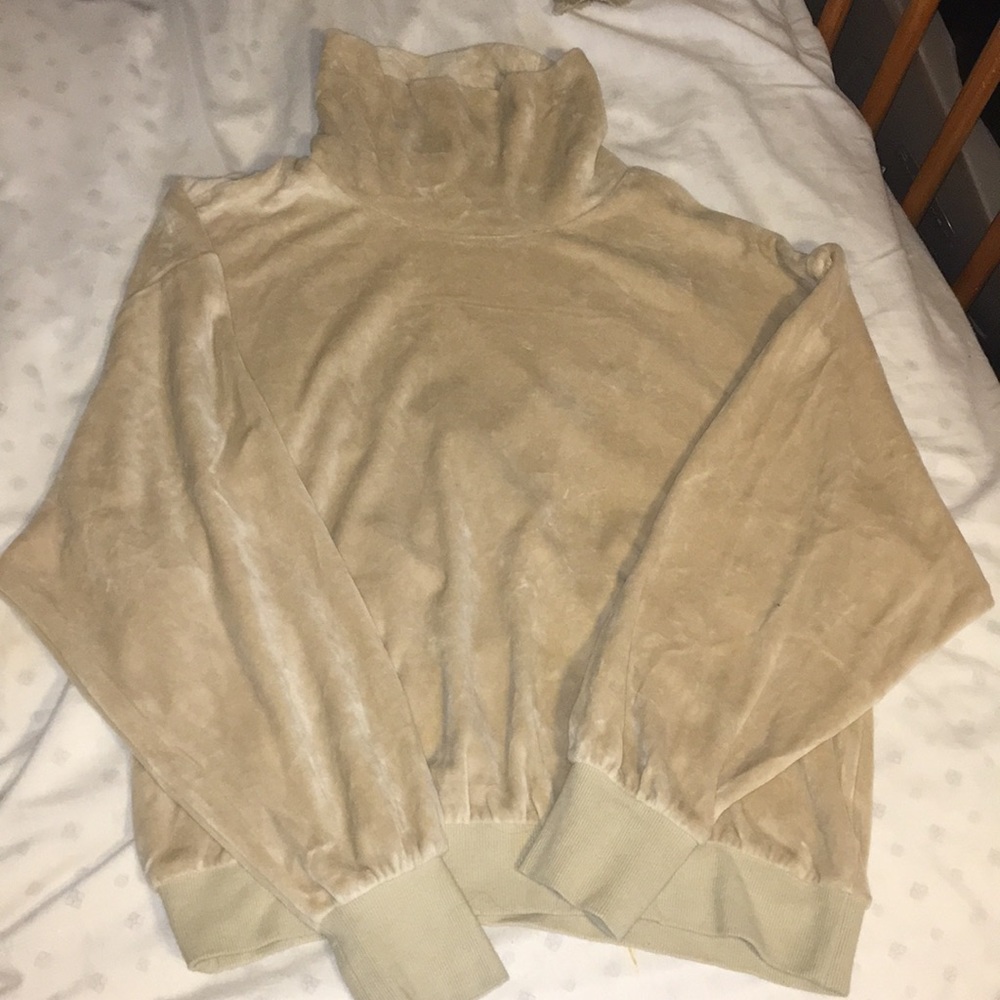 VELVET TURTLE NECK